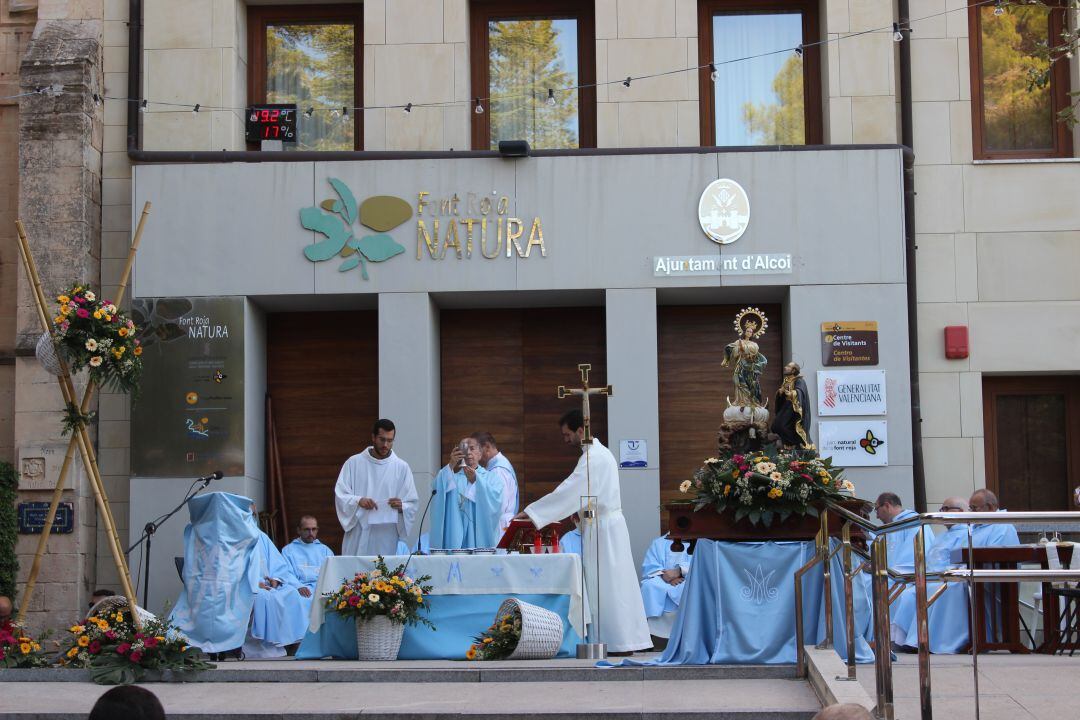 Imagen de la misa del 21 de agosto 2019 en la glorieta de la Font Roja