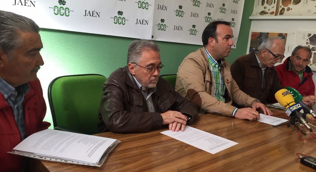 Los cinco representantes de los SUNC comparecieron en rueda de prensa.