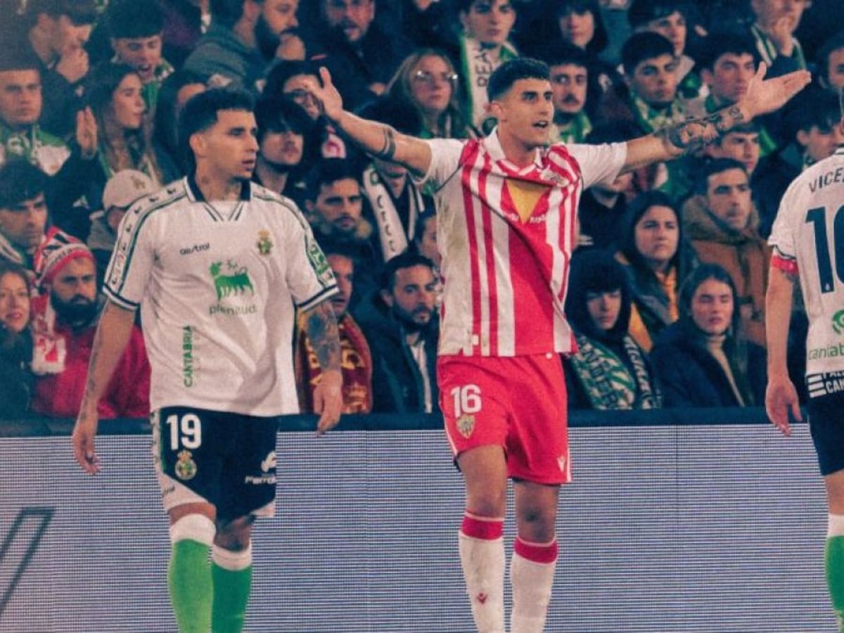 El Almería no está para partidos del año: hundimiento y polémica en Santander (5-1)