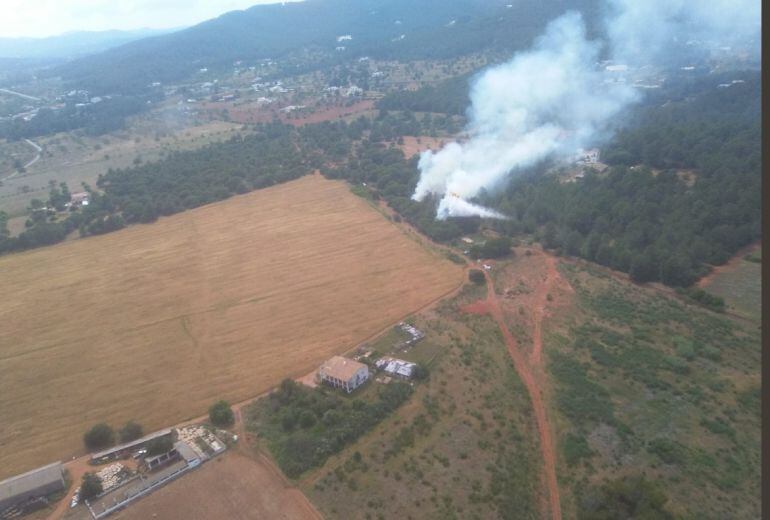 Imagen de archivo de un incendio en Santa Eulària