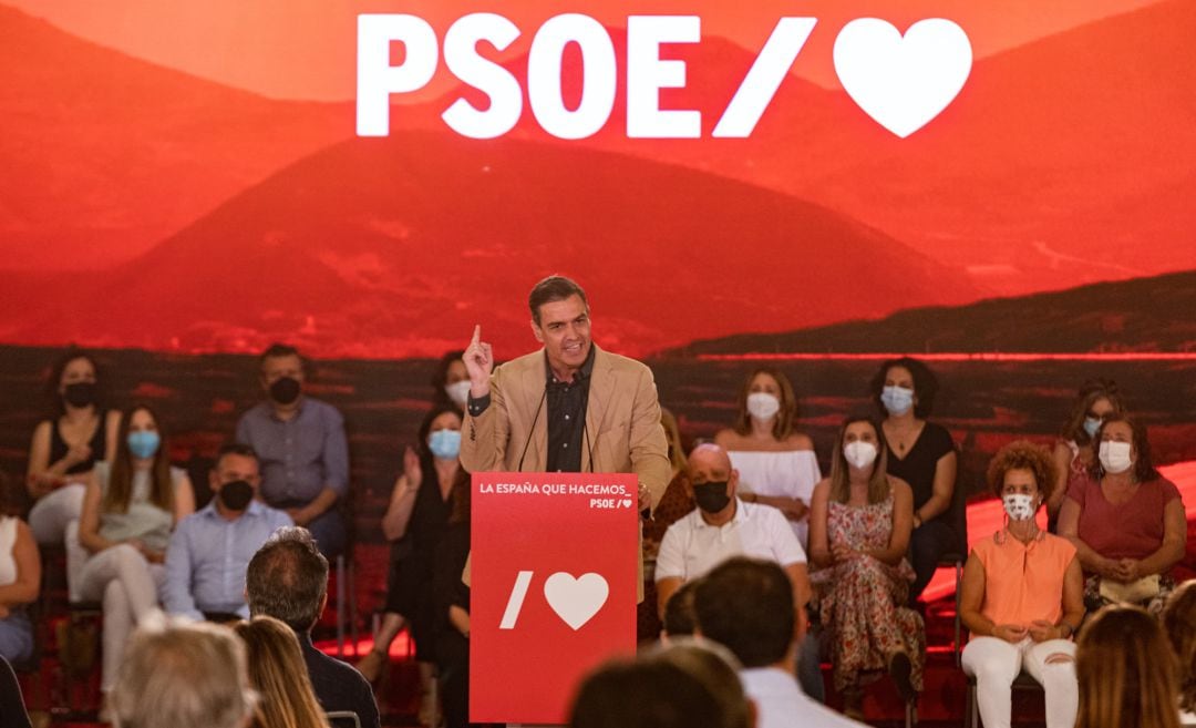 El secretario general del PSOE y presidente del Gobierno, Pedro Sánchez, durante su intervención en un acto de partido. 