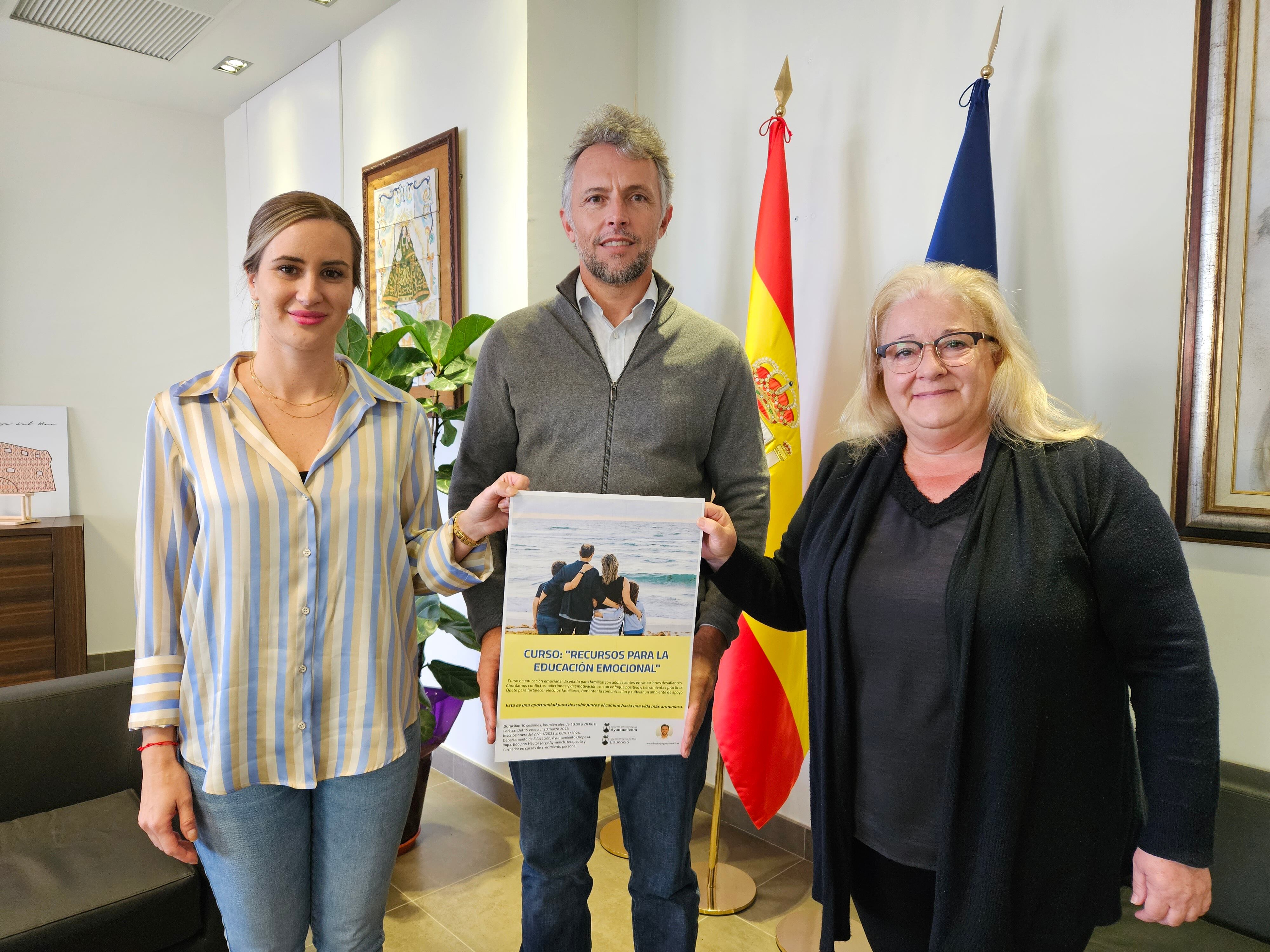 curso de educación emocional para familias con adolescentes en casa que organiza el Ayuntamiento de Oropesa del Mar.