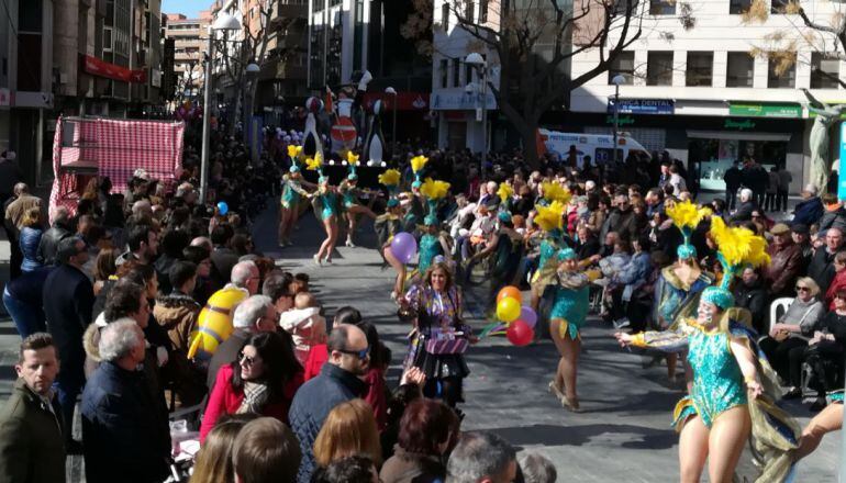 Fantasía "Que la magia continue" de la peña Harúspices de Tomelloso, una de las favoritas del público este año con 130 componentes