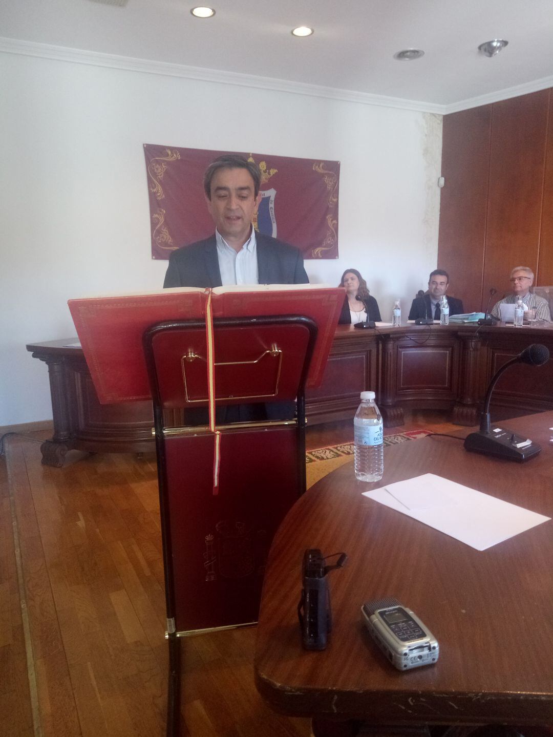 El concejal y portavoz adjunto del PP, Agapito Hernández, durante la toma de posesión