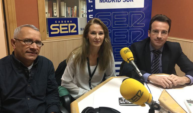 Hugo Paternina (Ahora Getafe), Patricia de Frutos (Ciudadanos Fuenlabrada) y Miguel Ángel Recuenco (PP Leganés) han participado en la tertulia