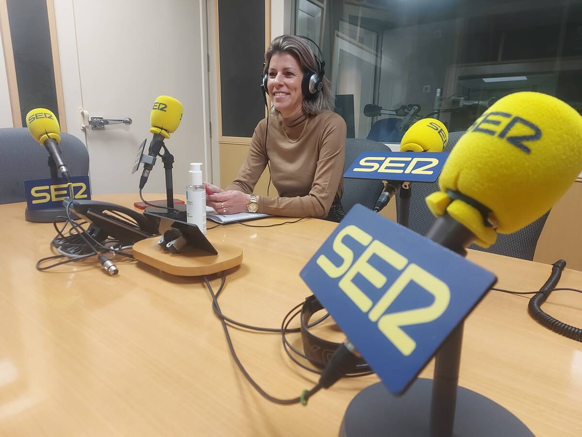 Eva Arias: "Que Sánchez Cabrera vincule la cuestión de confianza al pleno de ordenanzas"