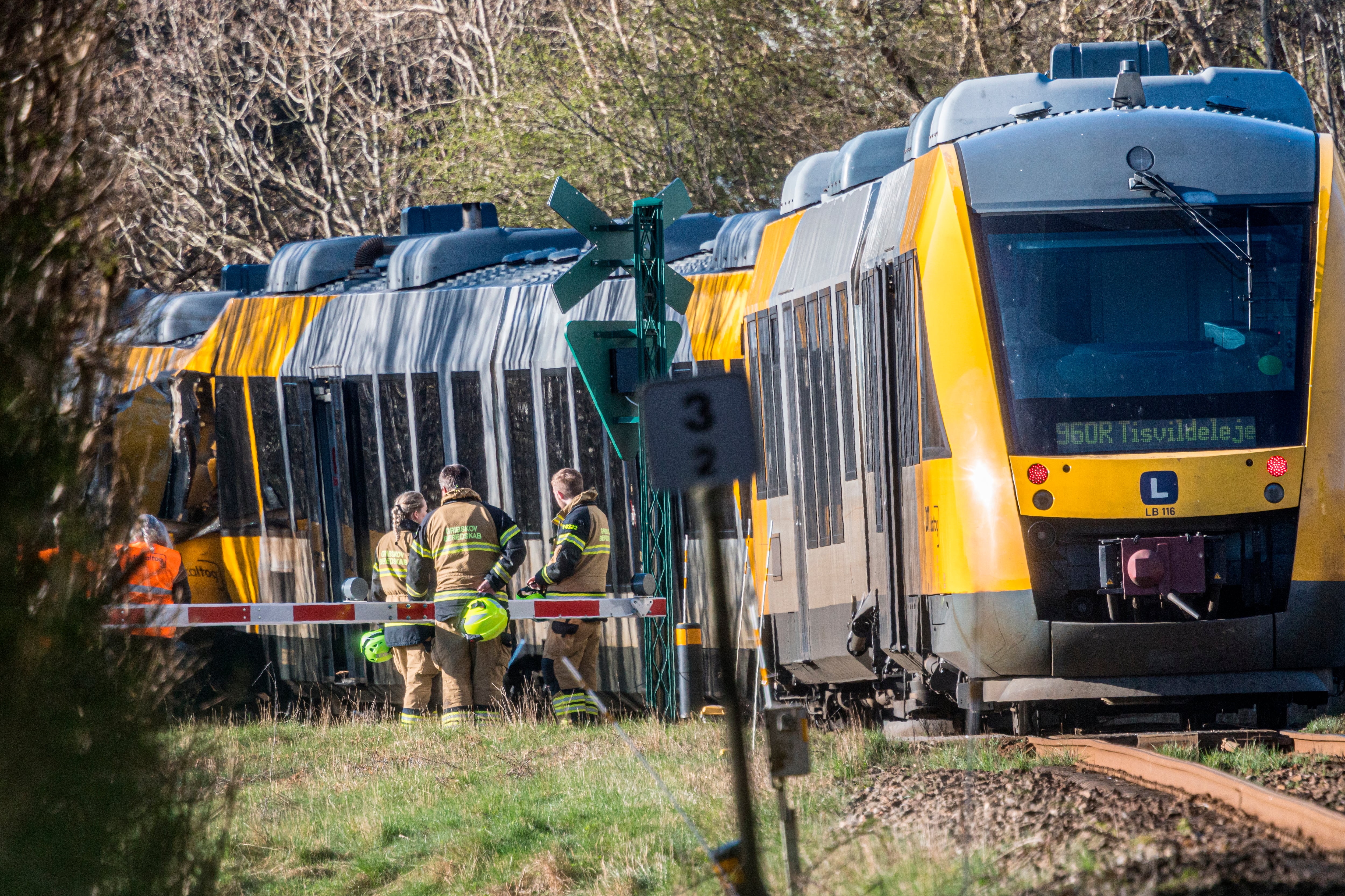 Los servicios de emergencias en el lugar del accidente