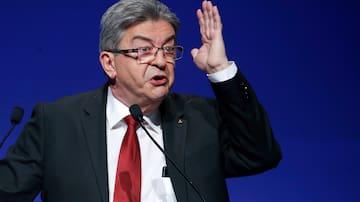 ¿Quién es Jean-Luc Mélenchon, el líder de la izquierda que podría formar un nuevo Gobierno en Francia?