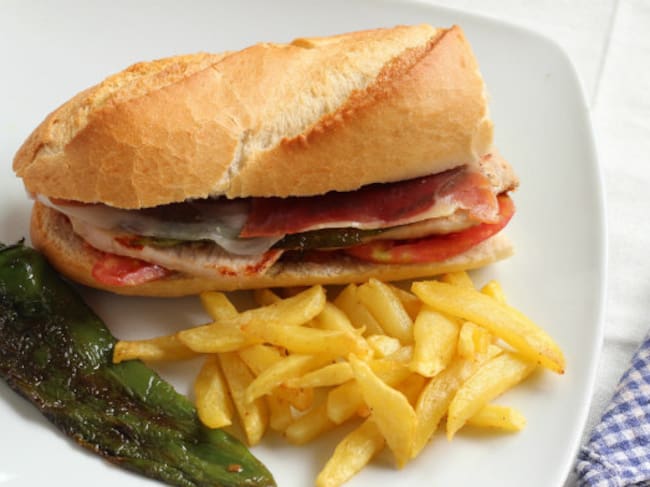 Imagen de un serranito de Mesones el Serranito