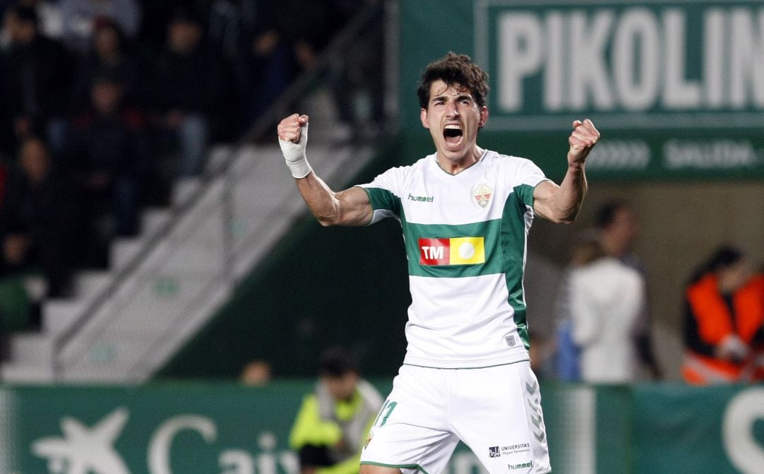 Pere Milla celebra con rabia su gol al Málaga