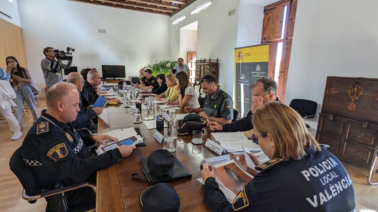 Junta Local de Seguridad con motivo de la celebración del Centenario de la Coronación de la Virgen de los Desamparados