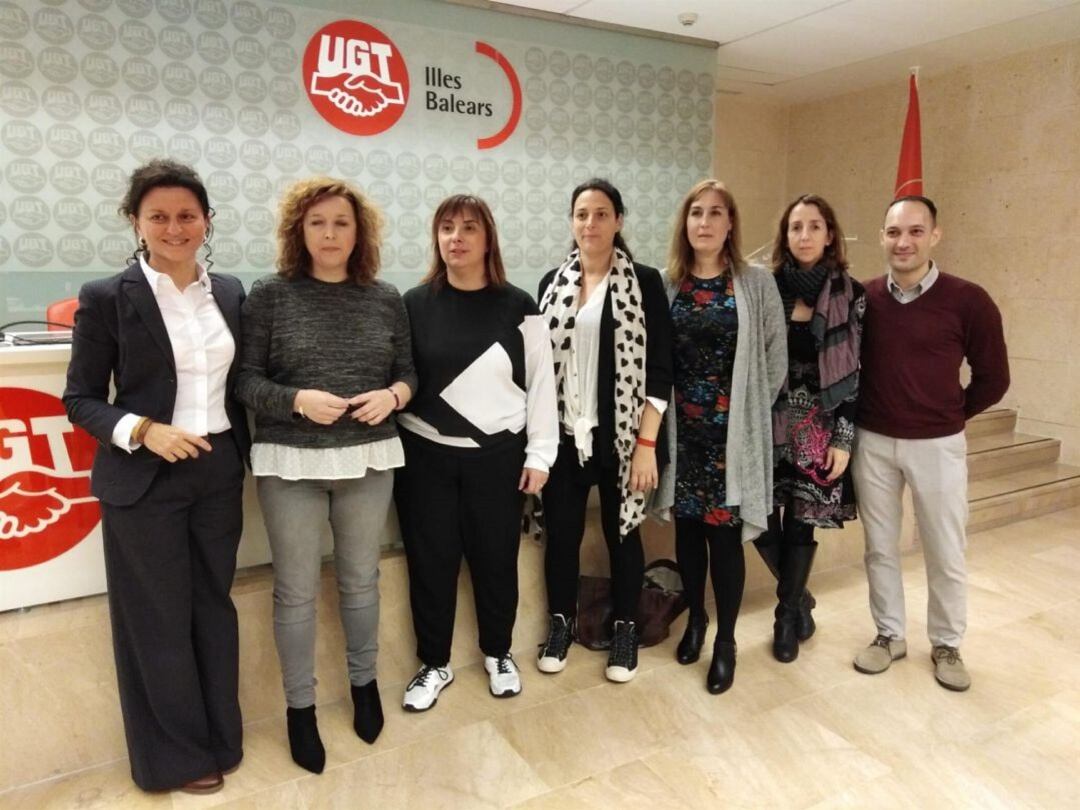 UGT y CCOO celebran que el Gobierno pague el paro a los fijos discontinuos.