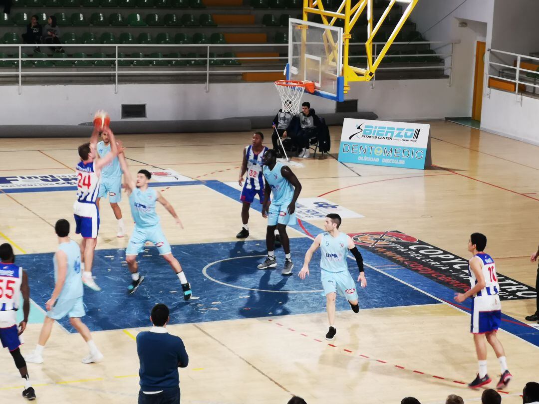 El Bierzo Fitness Dentomedic CDP volvió a ofrecer un buen partido a sus aficionados.