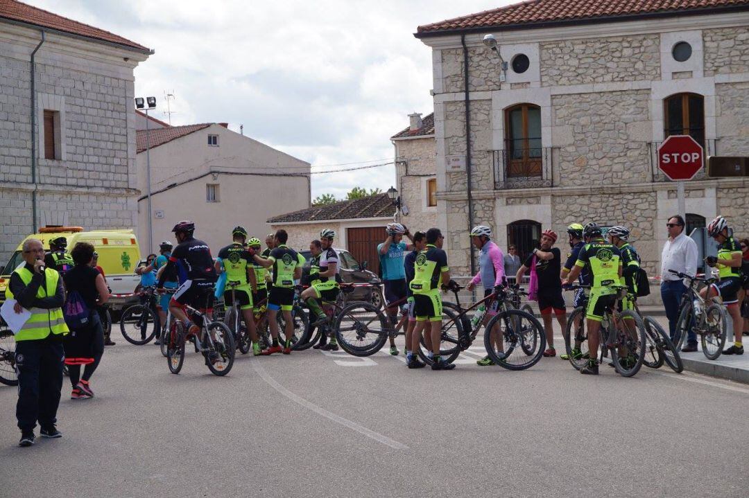 Corredores participantes de la marcha BTT en anteriores ediciones