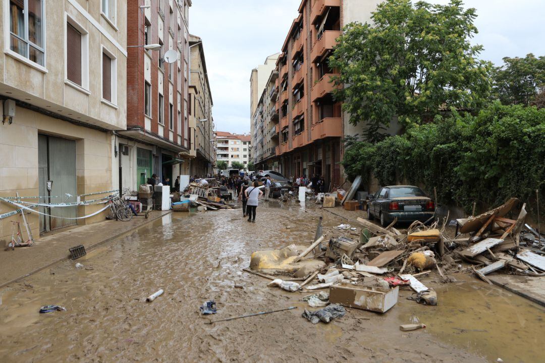 Una calle de Tafalla tras las graves inundaciones.