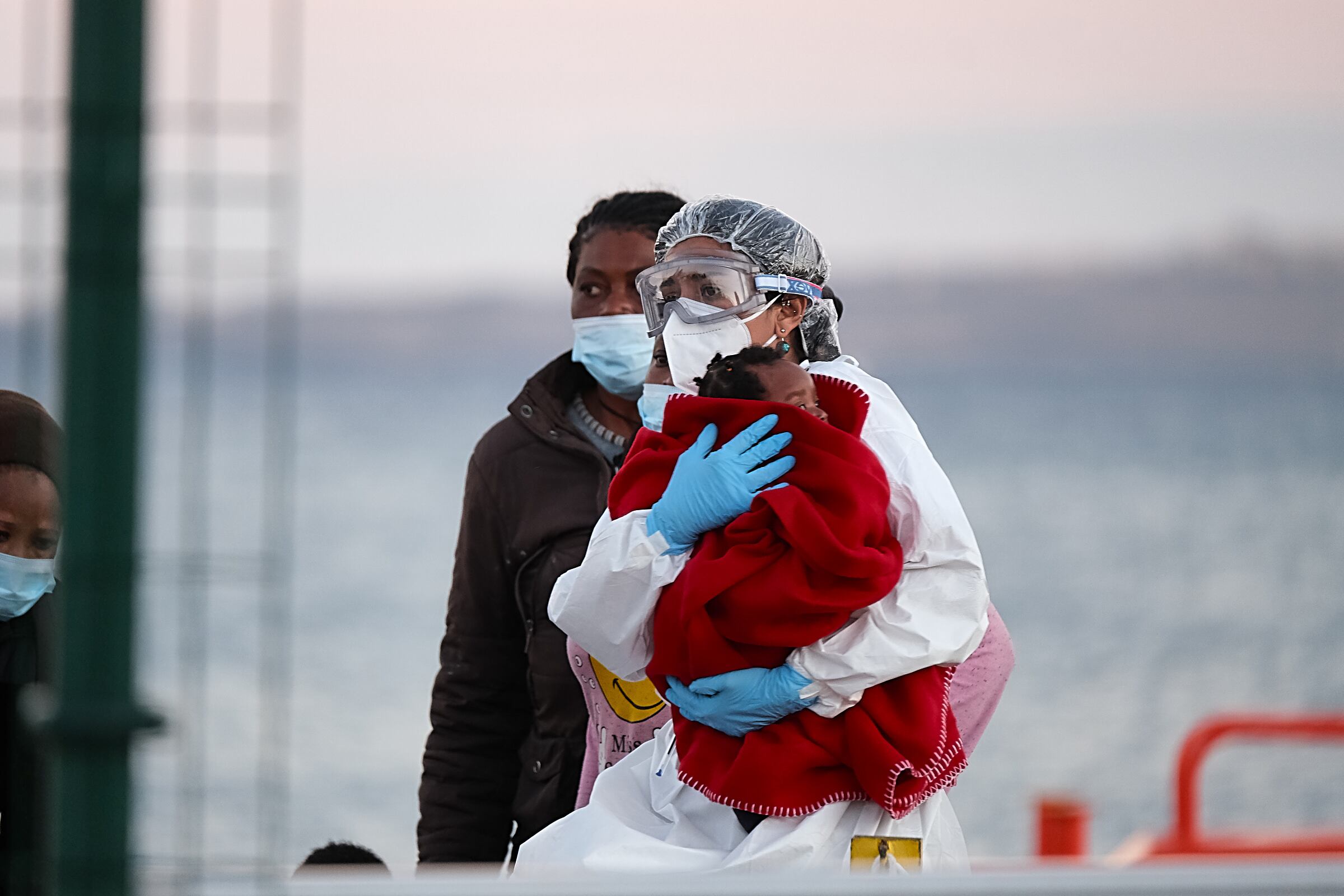 Salvamar rescata a un menor migrante en Fuerteventura