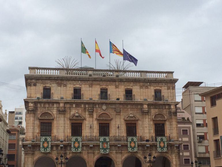 Bandera Europea a media asta en Castellón por los refugiados sirios