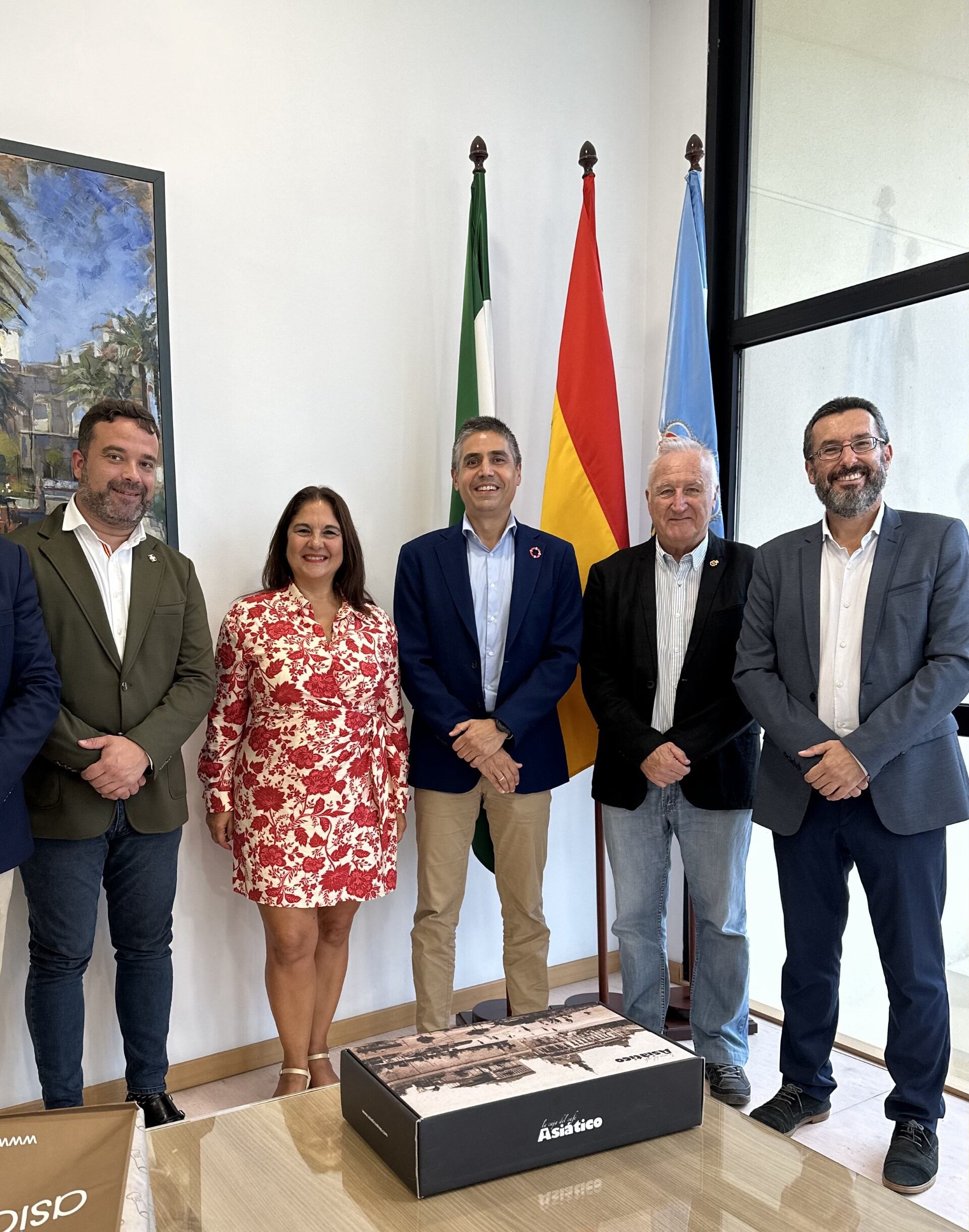 Representantes de MC, junto a otros líderes independientes