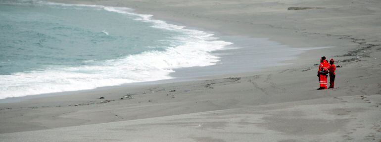 Labores de búsqueda tras uno de los ahogamientos en el Orzán