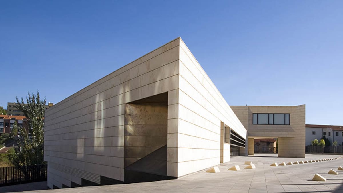 ''No aparece reflejado en la programación'', la Diócesis de Sigüenza-Guadalajara niega que una terapia de conversión se celebrara en la provincia