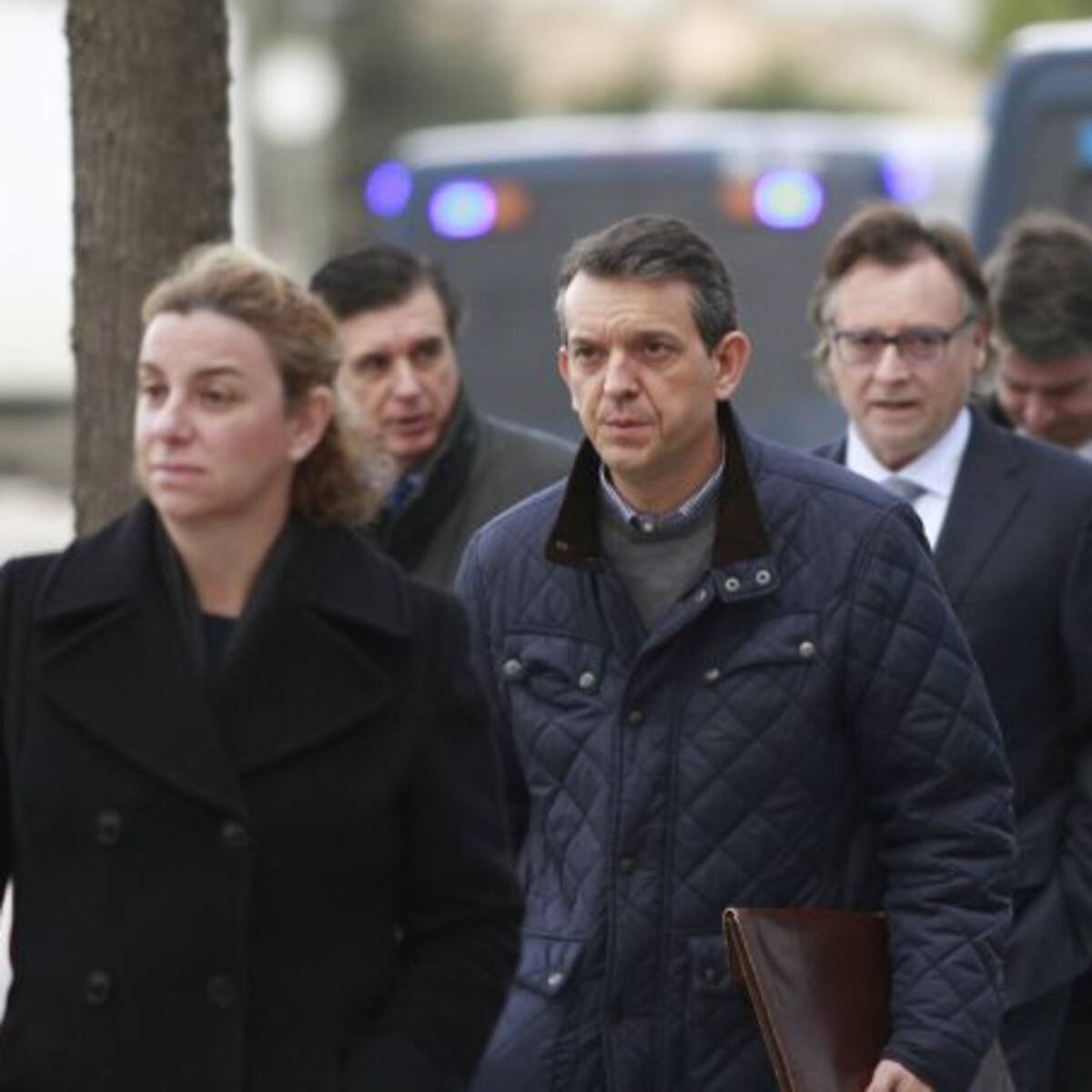 Dos versiones para unos mismos contratos