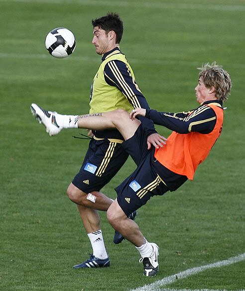 Fernando Torres y Albert Riera, durante el entrenamiento de la Selección