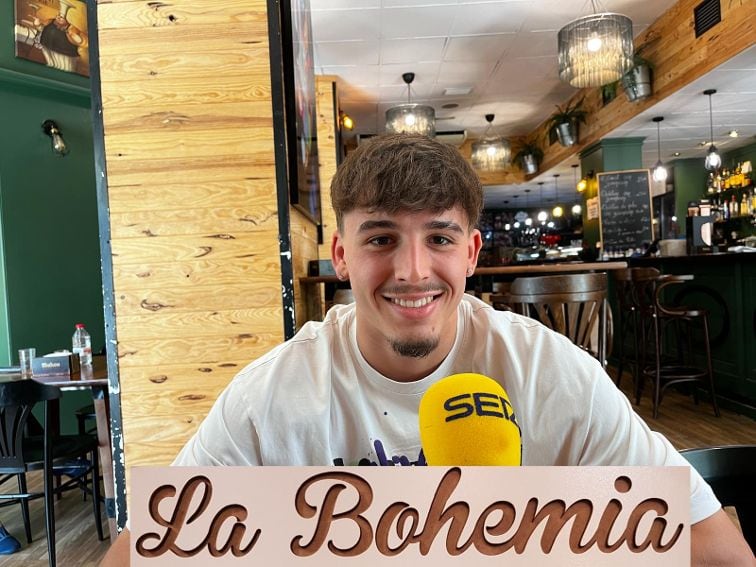 Rafa de Palmas, jugador del Alcoyano, en La Bohemia