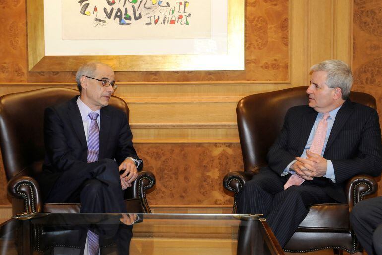 El subsecretari adjunt del Departament d'Estat dels Estats Units, Conrad Tribble, amb el cap de Govern, Antoni Martí, durant la seva visita a Andorra la setmana passada. 
 
