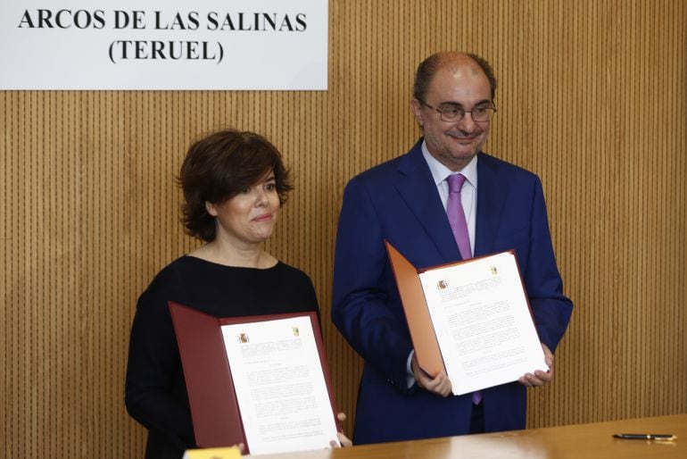 Soraya Sáenz de Santa María y Javier Lambán firman el FITE