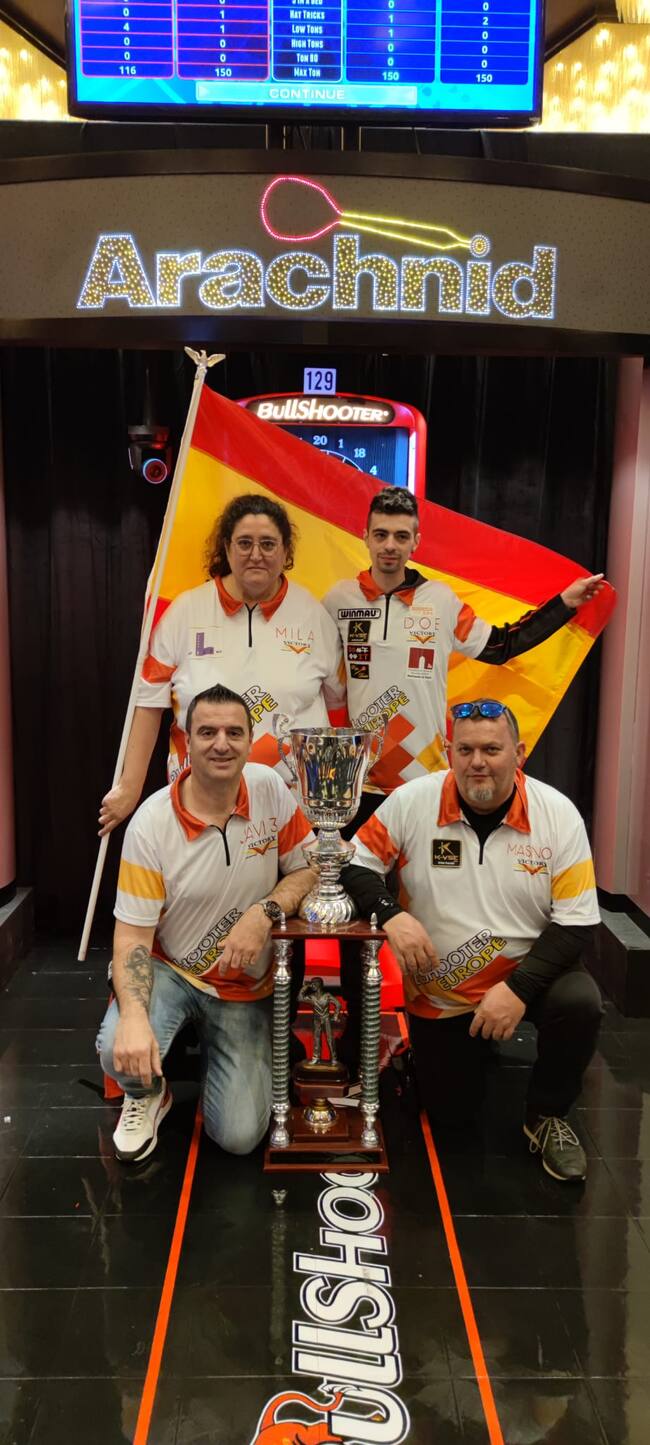 Mila Martínez amb l'equip d'Espanya mixte