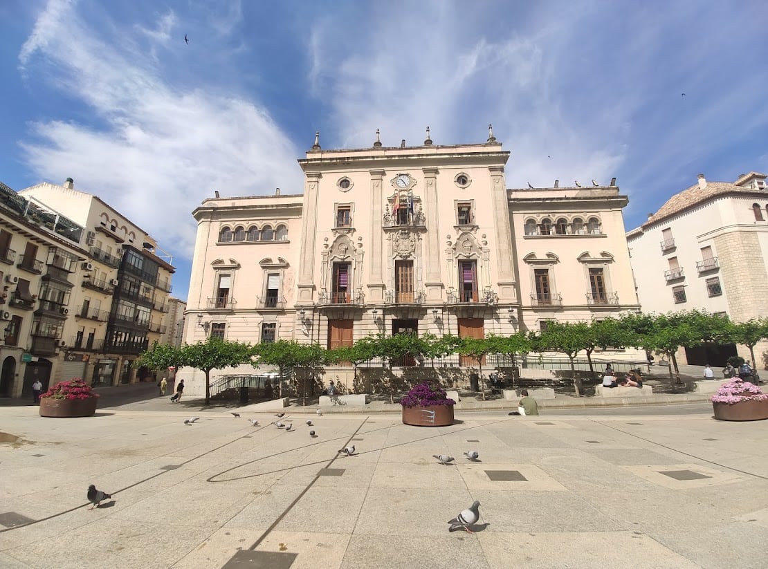 Fachada del Ayuntamiento de Jaén, en la plaza de Santa María de la capital