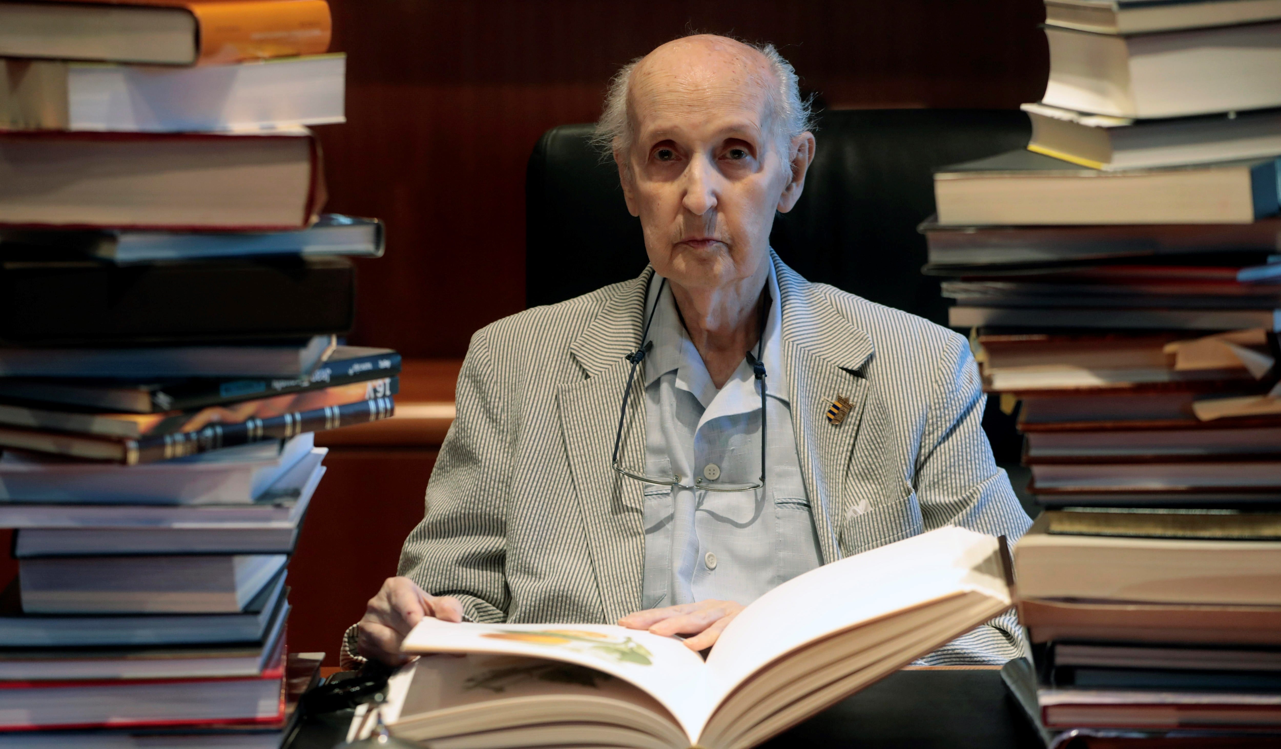 València, 2018. El científico Santiago Grisolía (Valencia, 1923-2022) en una entrevista a EFE