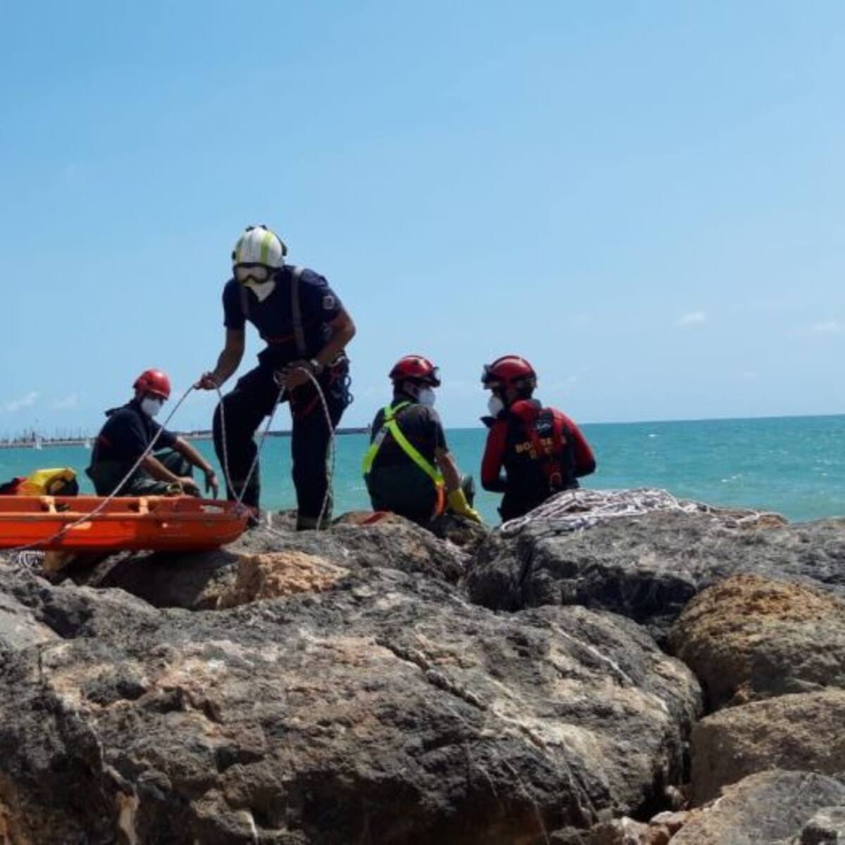 Hallan el cadáver de un hombre en una zona de rocas de Borriana