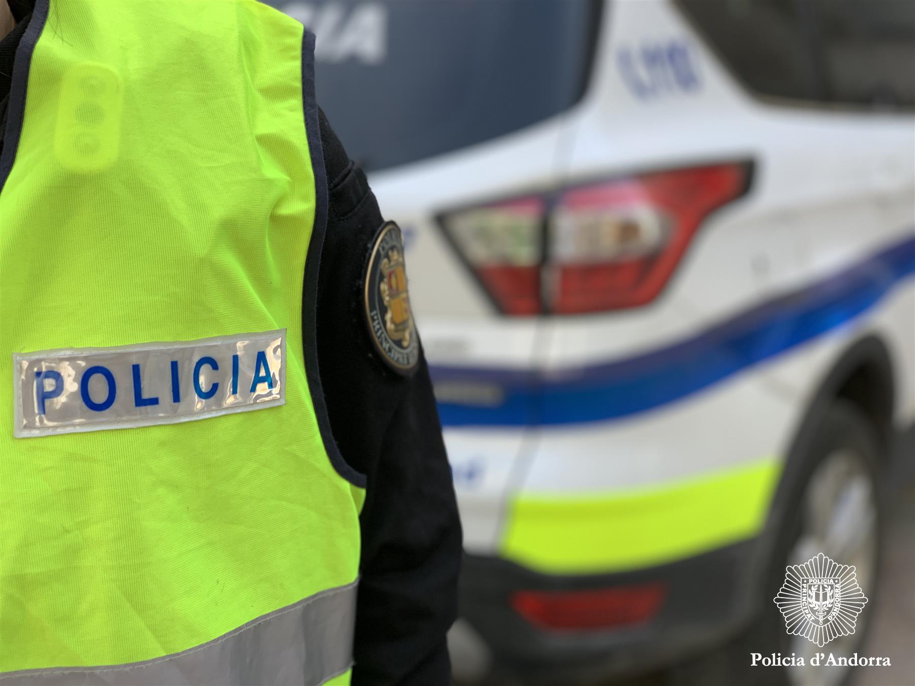 Una patrulla policial en un control rutinari.