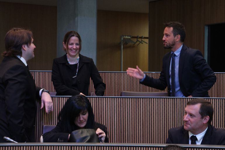 Tots els grups parlamentaris de l'oposició han demanat la dimissió o el cessament de Jordi Cinca com a ministre de Finances per l'afer Orfund.