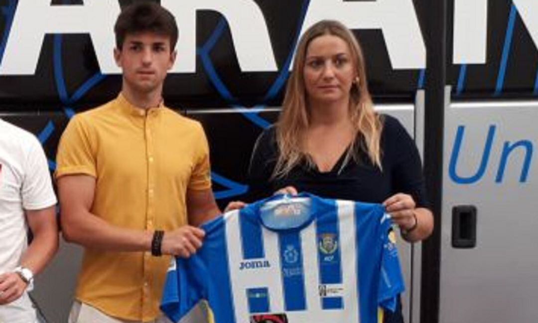 Paris, el día de su presentación como jugador de la Arandina