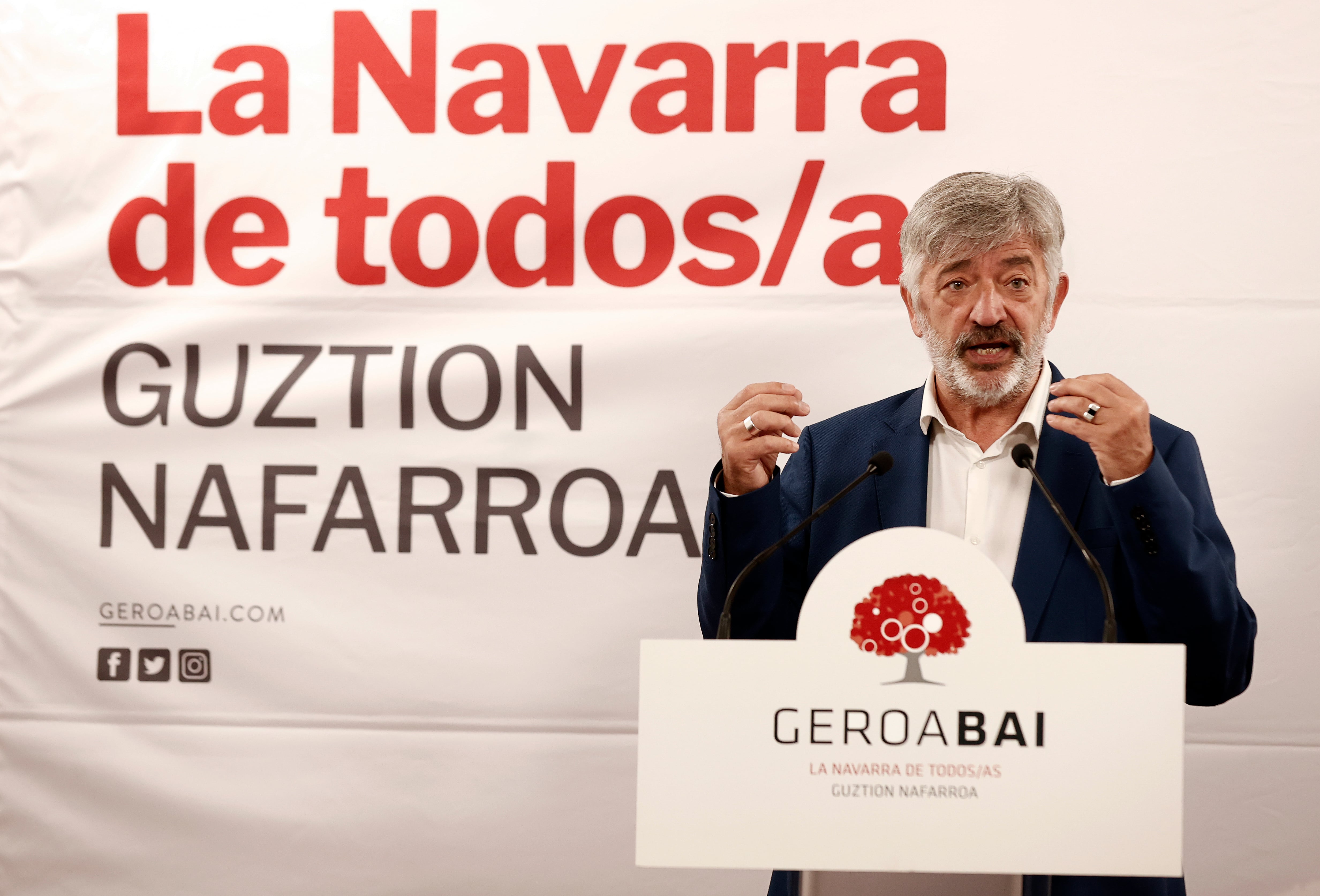 El candidato de Geroa Bai, Koldo Martínez, en rueda de prensa. EFE/ Jesús Diges