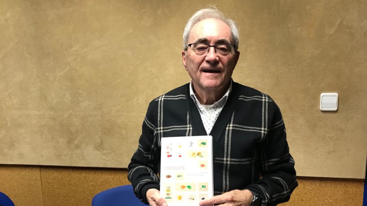 Adolfo Cajal presenta su libro "Con gusto"