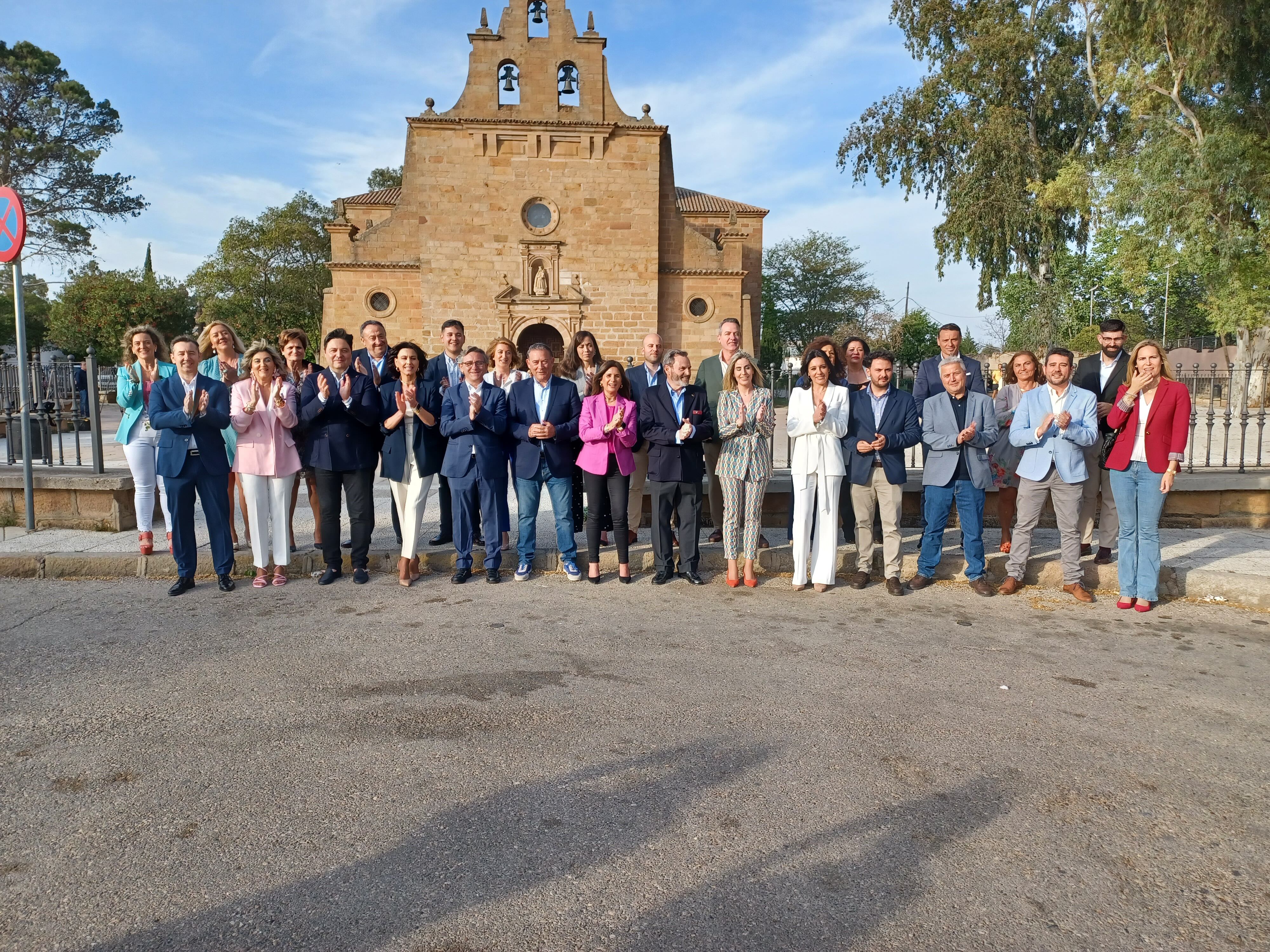 Candidatos y candidatas del PP de Linares para las elecciones del 28M.