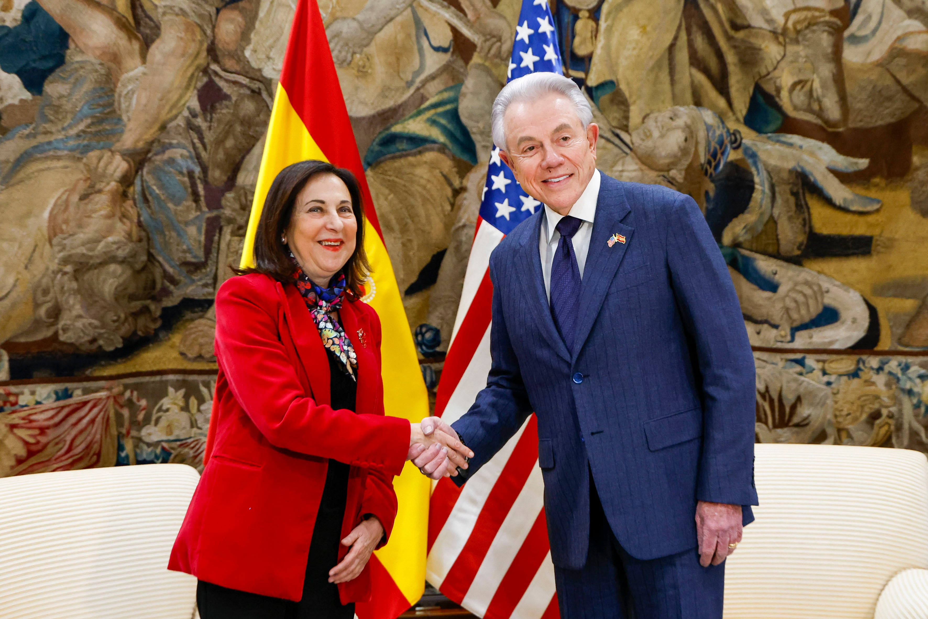 Robles mantiene la negativa a autorizar a EEUU el uso de Morón y Rota y desliza que la Casa Blanca pudo buscar "desinformar"