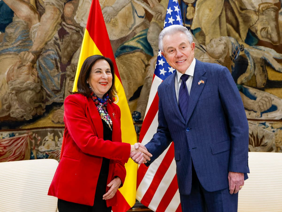 Robles mantiene la negativa a autorizar a EEUU el uso de Morón y Rota y desliza que la Casa Blanca pudo buscar "desinformar"