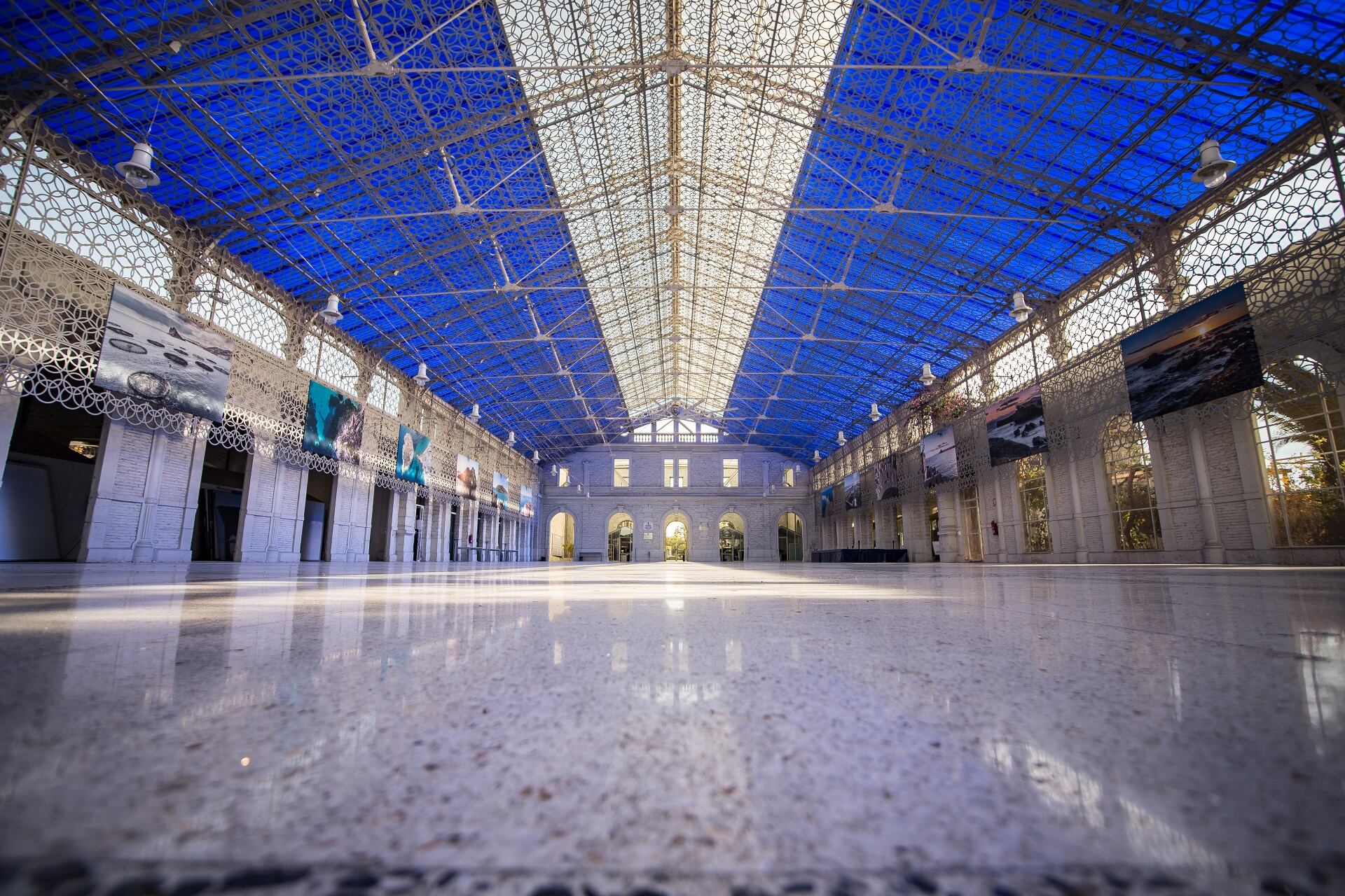 Interior del edificio de Casa Mediterráneo en la Antigua Estación de Benalúa de Alicante