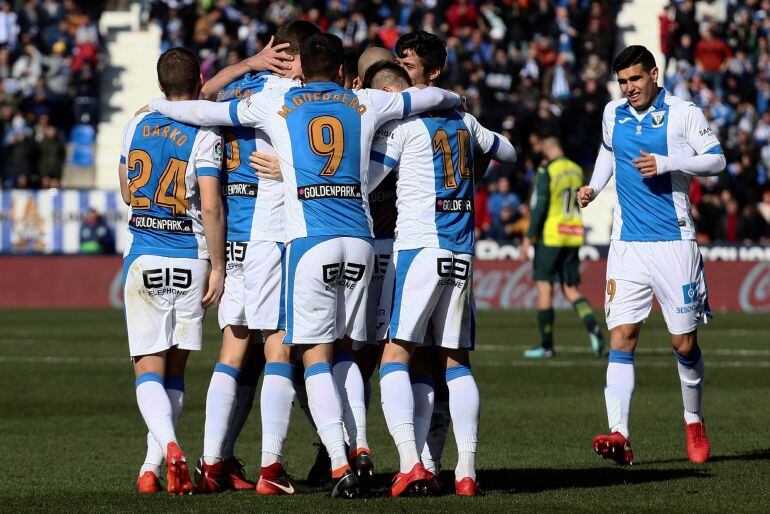 Los jugadores del Leganés festejan el gol de Nordin Amrabat