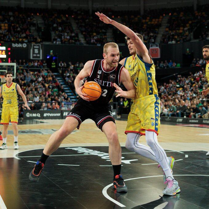 Tryggvy Hlinason li guanya la partida a un ex Bilbao com Ben Lammers