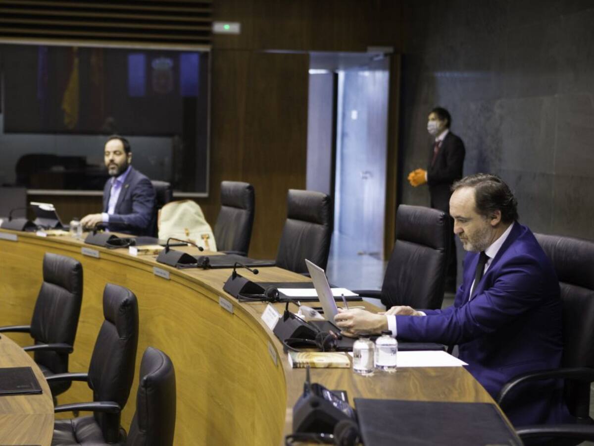 El Parlamento reclama competencias para organizar la desescalada en Navarra