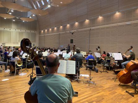 Ensayo de la orquesta del Teatro Real en la sala Manuel de Falla con el director musical Nicola Luisotti al mando. 