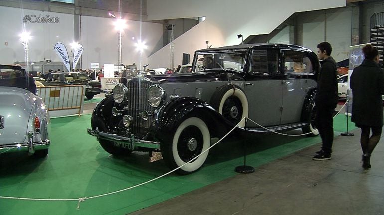 Uno de los coches de la exposición de vehículos clásicos en el Salón Retro Auto de Galicia 