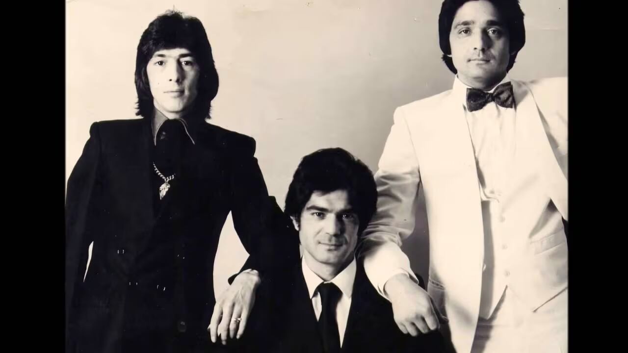 Los Chichos, en una de las pocas fotos en las que Jeros no está en el medio / YOUTUBE