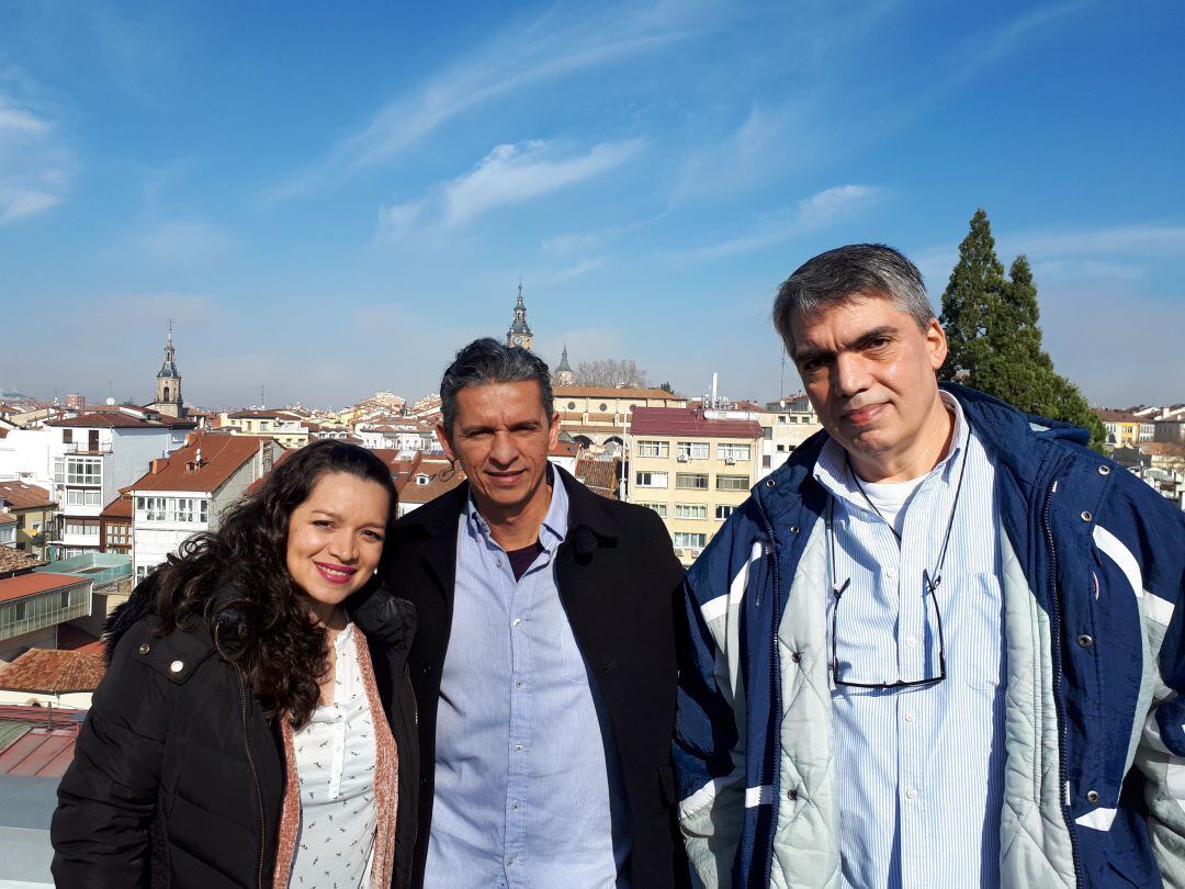 Karen, Jean Carlo y Marco