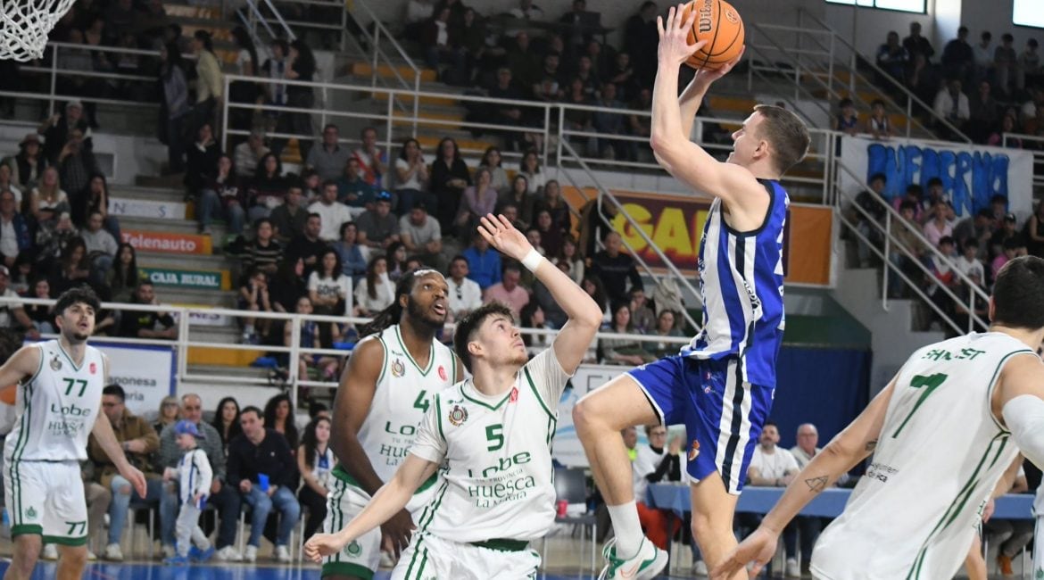 El Clínica Ponferrada SDP se coloca a una victoria del líder Cáceres al que visitará el sábado